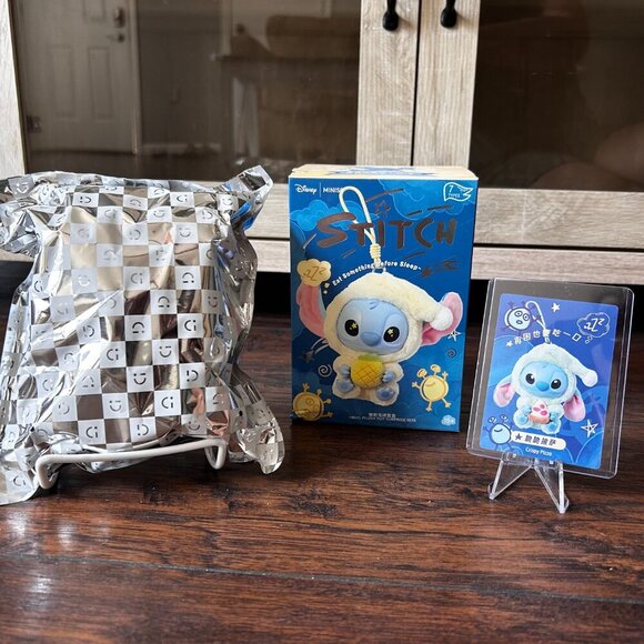 CRISPY PIZZA- Stitch- Disney Miniso AUTHENTIC - Picture 1 of 7